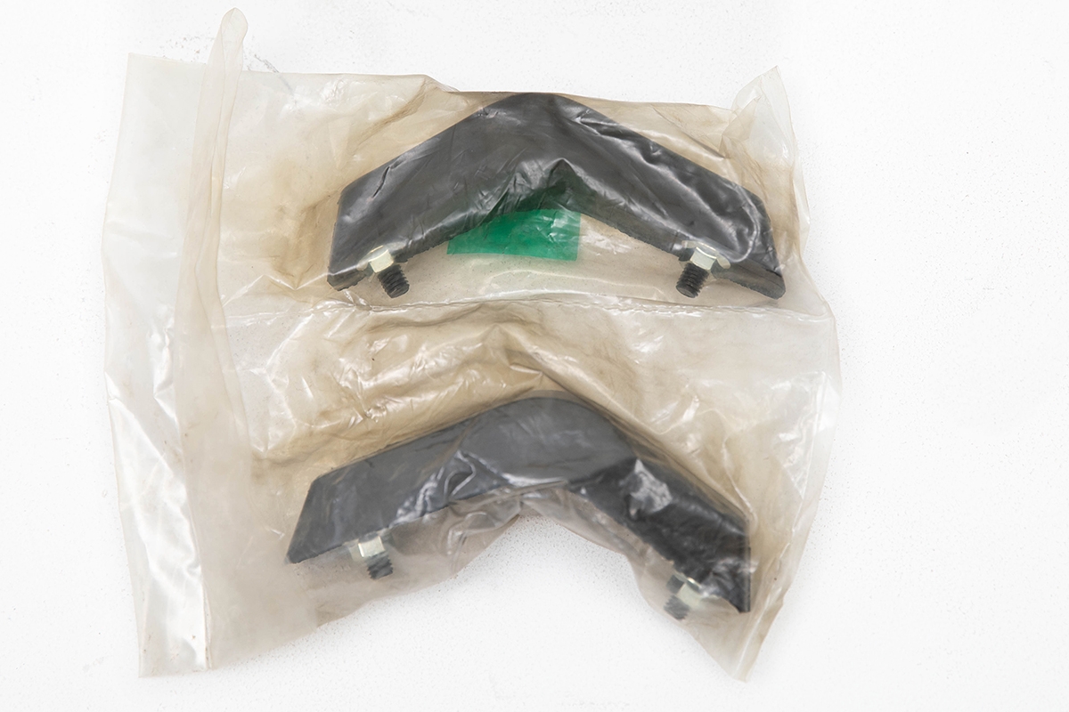 Front Bumper Rubber
for TOYOTA 2000GT