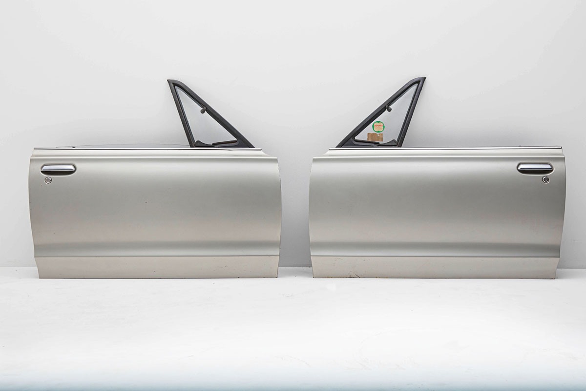 Nissan Skyline KGC10 / 
KPGC10 2 Door HT Door