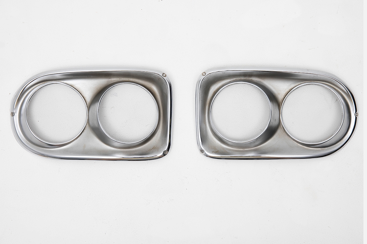 Tail Lamp Cover Rim
for TOYOTA 2000GT